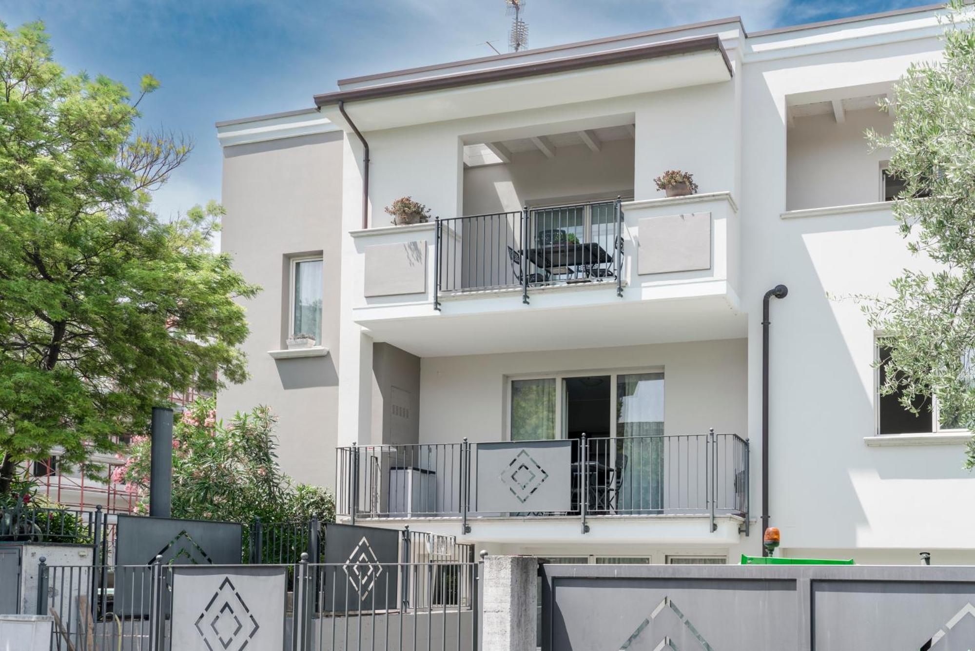 Matteotti Apartments 代森扎诺-德尔加达 外观 照片