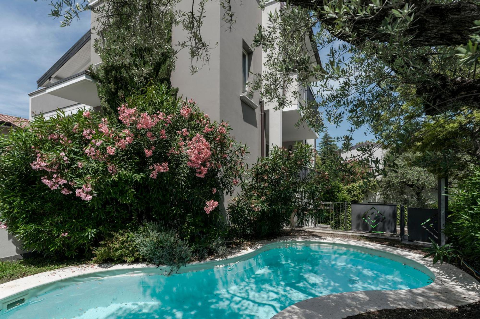 Matteotti Apartments 代森扎诺-德尔加达 外观 照片
